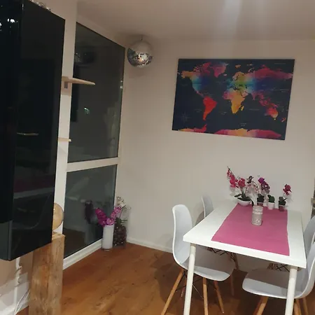 Modern, Bis 4 Personen, Altstadt Fusslaeufig 兰茨胡特