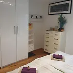 Modern, Bis 4 Personen, Altstadt Fusslaeufig Landshut